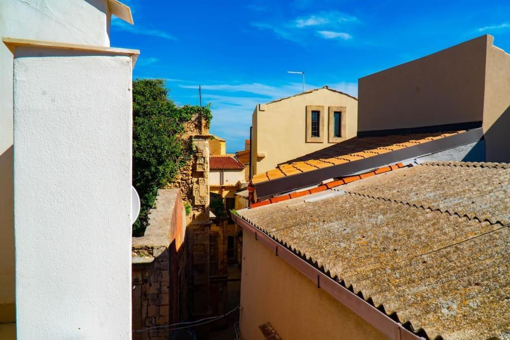 Casa Charm Rosaapartmentsortigia Syracuse Bagian luar foto