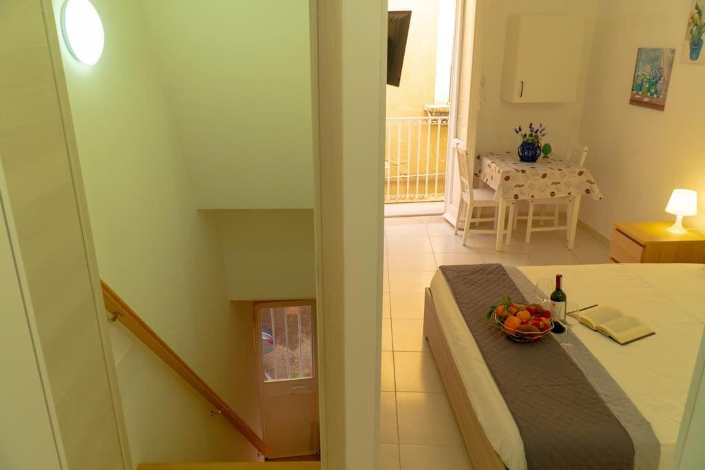 Casa Charm Rosaapartmentsortigia Syracuse Bagian luar foto